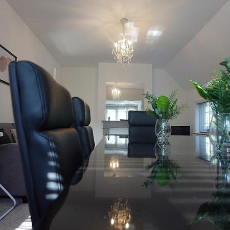 Apartment In Canford Cliffs Close To Sandbanks Beach Poole Eksteriør bilde