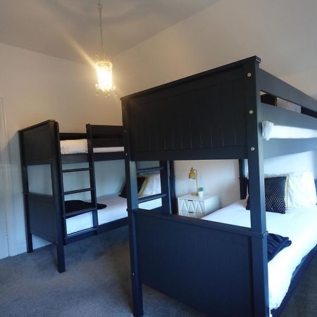 Apartment In Canford Cliffs Close To Sandbanks Beach Poole Eksteriør bilde