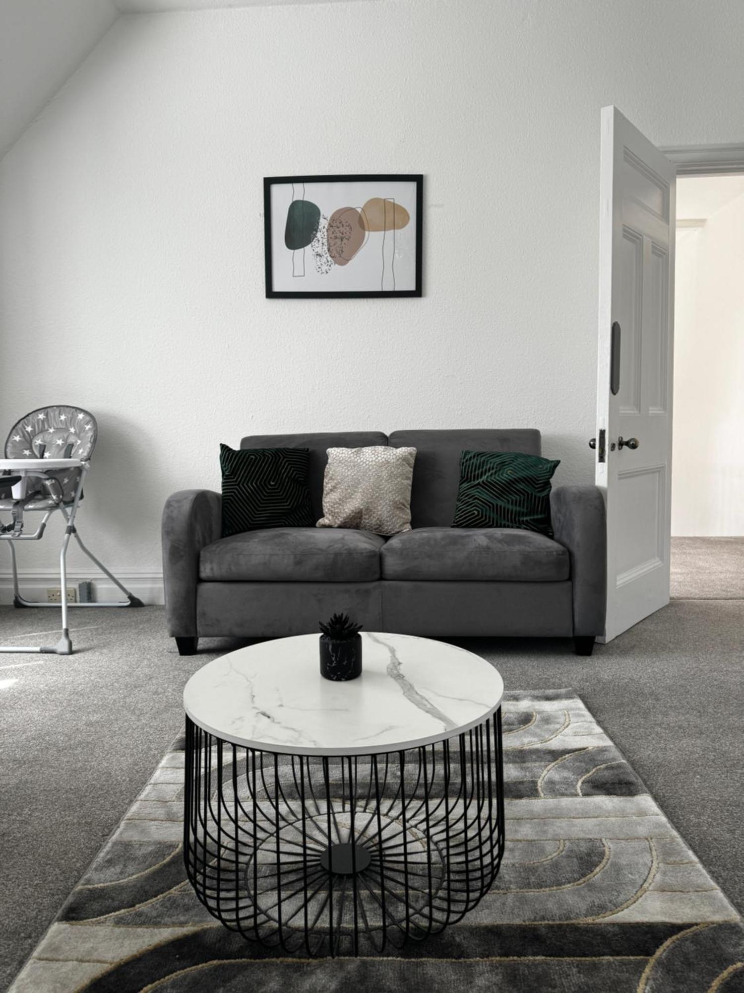Apartment In Canford Cliffs Close To Sandbanks Beach Poole Eksteriør bilde