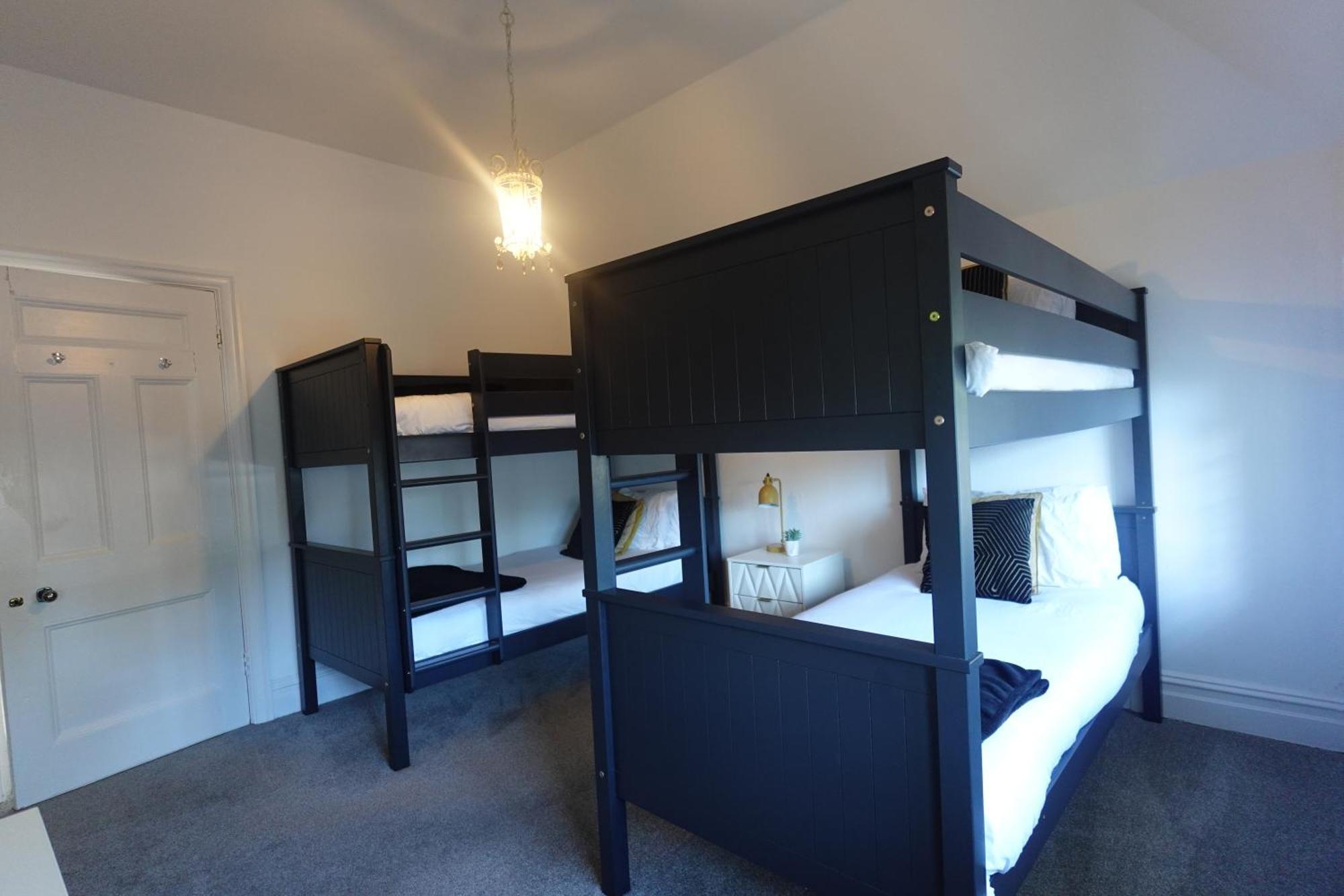 Apartment In Canford Cliffs Close To Sandbanks Beach Poole Eksteriør bilde