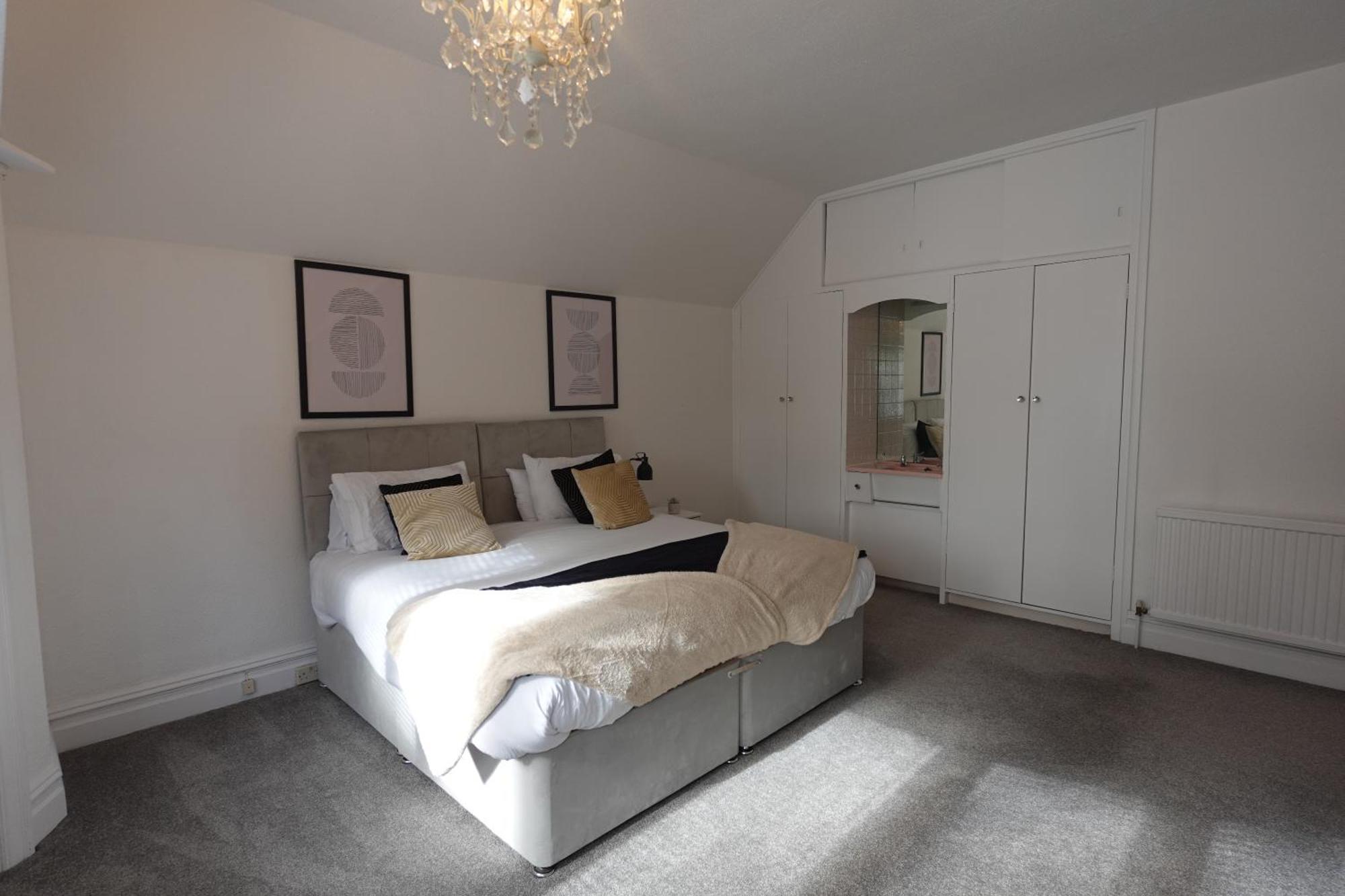 Apartment In Canford Cliffs Close To Sandbanks Beach Poole Eksteriør bilde