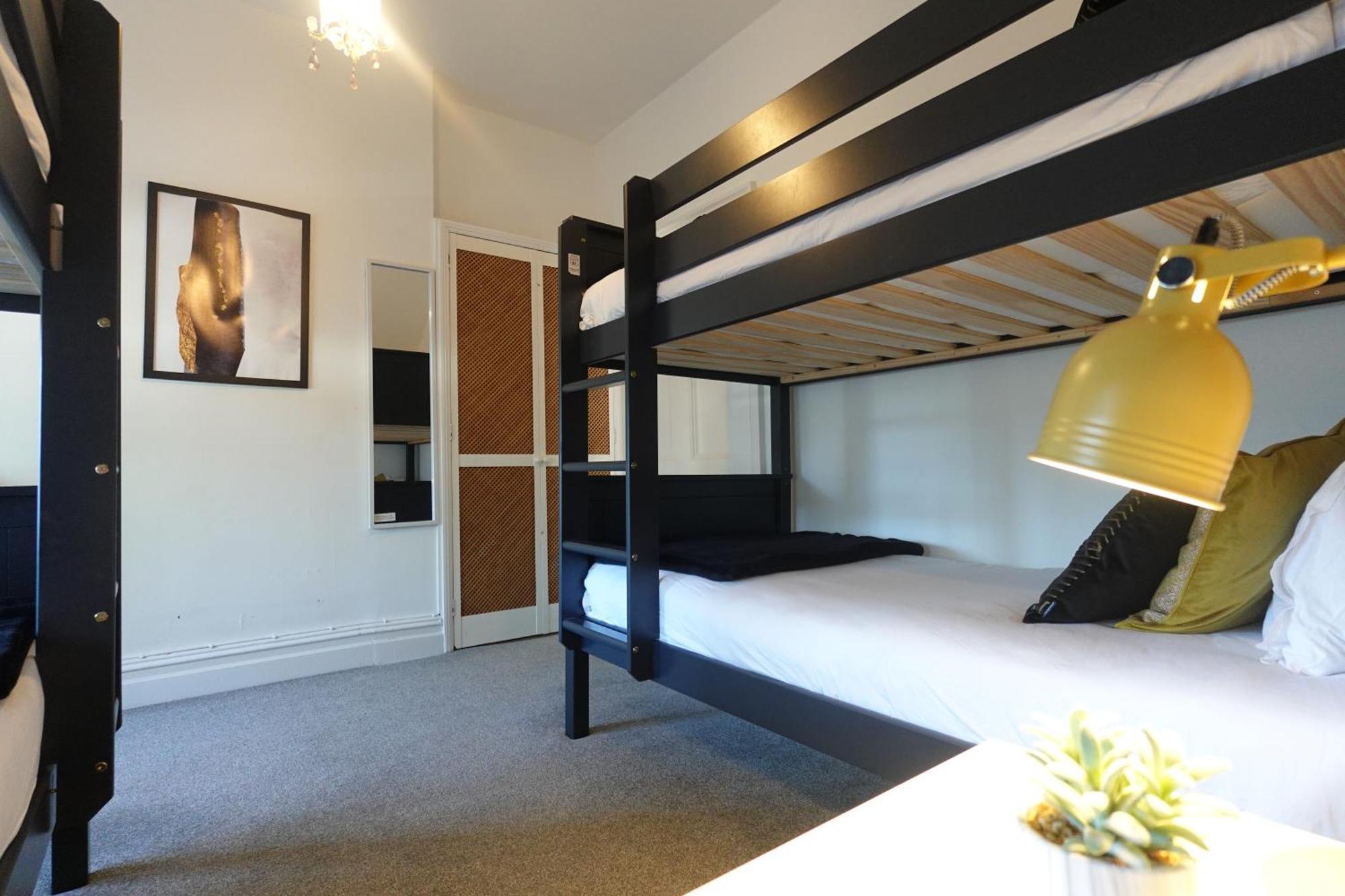 Apartment In Canford Cliffs Close To Sandbanks Beach Poole Eksteriør bilde