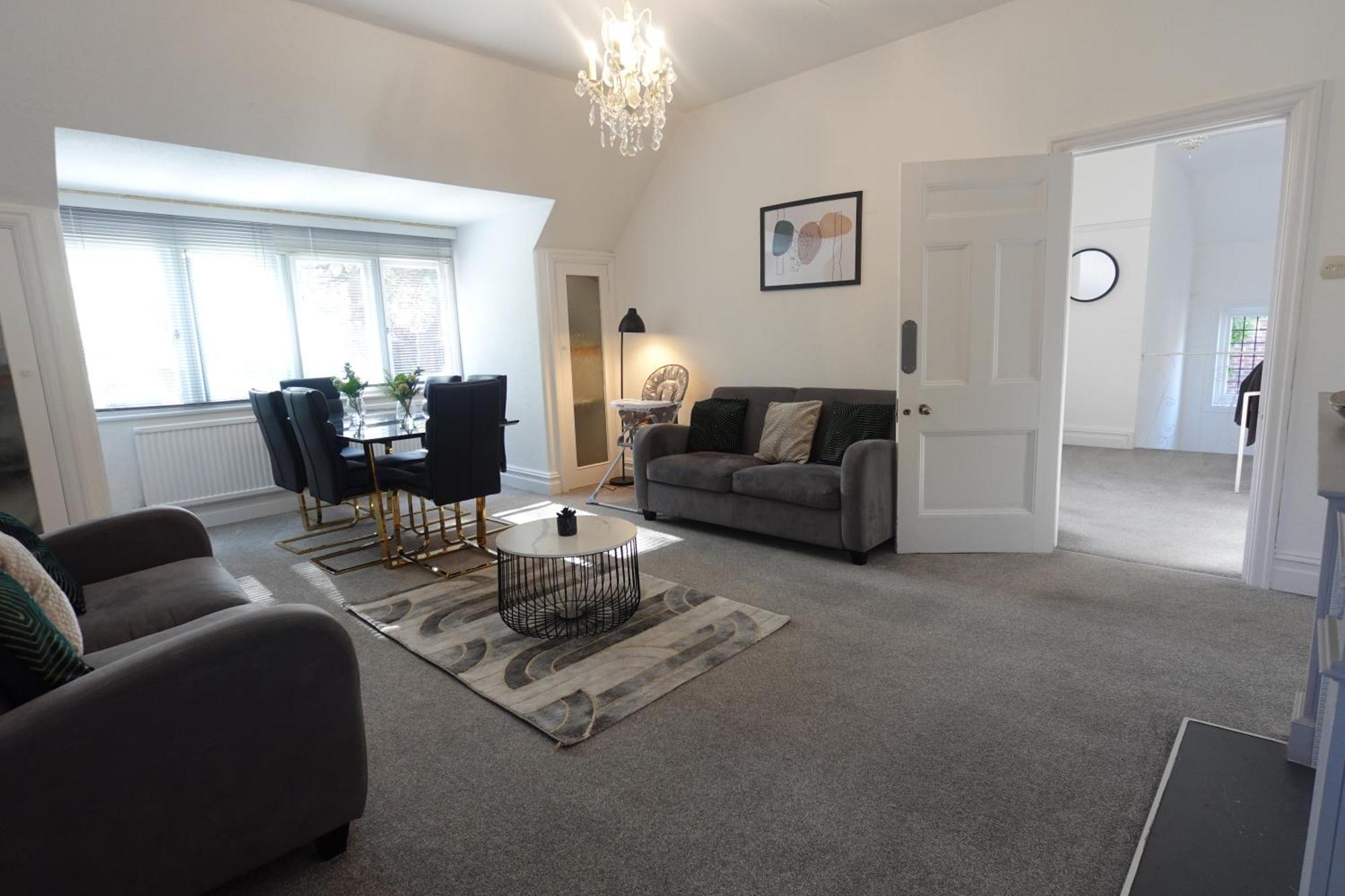 Apartment In Canford Cliffs Close To Sandbanks Beach Poole Eksteriør bilde