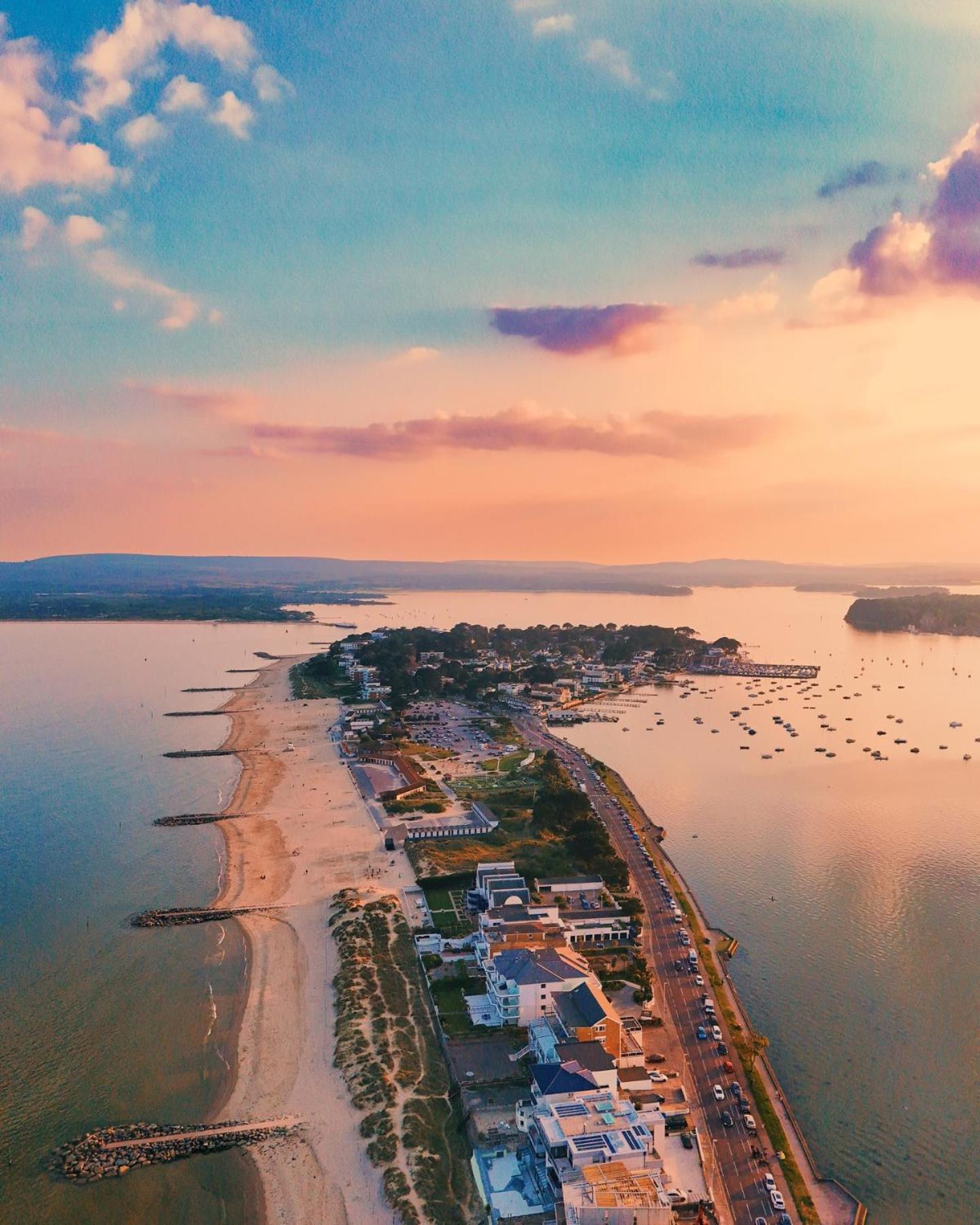 Apartment In Canford Cliffs Close To Sandbanks Beach Poole Eksteriør bilde